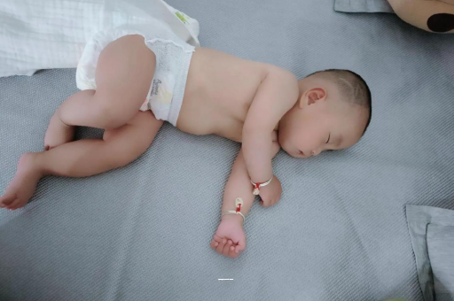 普洱4个月宝宝特点